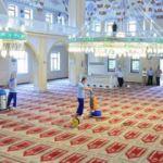 Camiler Ramazan'a hazırlanıyor, gül kokacaklar