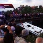 &Ouml;ğrenci otob&uuml;s&uuml; sulama kanalına devrildi: 14 &ouml;l&uuml;