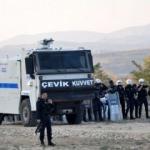 Adana'da zırhlı araç devrildi: 3 polis yaralı