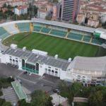 İlk kazma vuruldu! Tarihi stadyum yıkılıyor