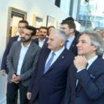 Başbakan Beyoğlu’nda hat sergisi gezdi