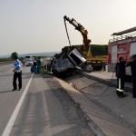 Bursa'da hafif ticari araç devrildi: 2 ölü, 1 yaralı