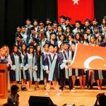 İzmir'de mezuniyet töreninde pankart açılması