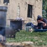 Ter&ouml;r mağduru baba, ailesini ayakta tutmaya &ccedil;alışıyor