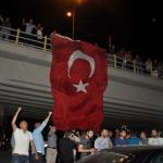 İstanbul ve Ankara'daki askeri kalkışmaya tepkiler