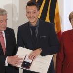 Mesut'un umre fotoğraflarına Merkel yorumu