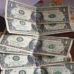 1 dolar darbeci albaya dergiyle gelmiş