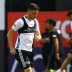 Beşiktaş'ta yeni transfer ilk antrenmanına &ccedil;ıktı