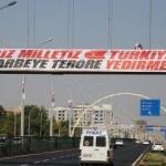 Diyarbakır'da darbe ve teröre afişli tepki