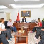 Kadın milli güreşçilerden Vali Yılmaz'a ziyaret