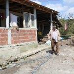 Belediye yardıma muhtaç kişilerin evlerini onarıyor