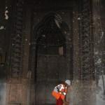 Diyarbakır'da teröristlerin ateşe verdiği tarihi camide restorasyon