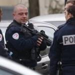 Paris'te polise molotofkokteyli saldırı