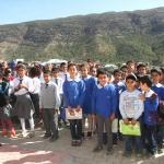 Köy okulu öğrencilerine bot ve kaban yardımı
