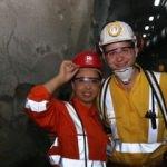 Maden işçilerine eşlerinden sürpriz ziyaret