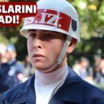 Naaşın başında nöbet tutan askerin gözyaşları