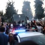 Adanasporlular Galatasaray otobüsünü taşladı 