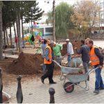 Kırşehir Belediyesi, okulda çevre düzenlemesi yaptı