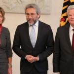 Can Dündar el pençe divan!