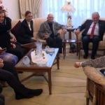 Başbakan Yıldırım vatandaşların evine konuk oldu