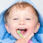 Bebeklerin dişleri neden sararır? 