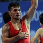 Şampiyon güreşçi Selçuk Çebi sporu bıraktı
