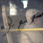 Halep'te otob&uuml;s&uuml;n camına bakın ne yazdılar!