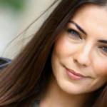 G&uuml;zel oyuncu bebek lafını duyunca &ccedil;ıldırdı