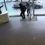 İstanbul&rsquo;da silahlı banka soygunu kamerada