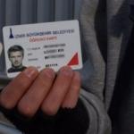Beckham'ın fotoğrafıyla öğrenci kartı aldı!