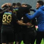 Akhisar Bursa'da farka koştu!