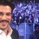 Burak Özçivit Dubai'de hayranlarıyla buluştu