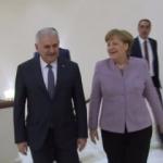 Erdoğan'ın uyarısı Merkel'in zoruna gitmiş