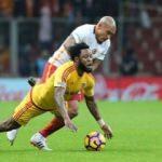 Kayserispor'da Lawal kulübeyi karıştırdı