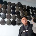 Bitlis'in son şapka ustası zamana direniyor