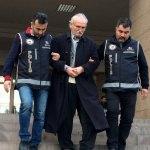 İzmir'de FETÖ şüphelisi tutuklandı