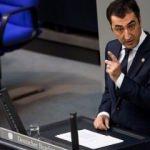 Cem &Ouml;zdemir'in haddini aşan Erdoğan twitti