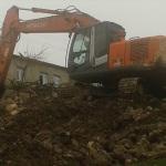 Kozluk'ta metruk evler yıkılıyor