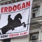 Türk Büyükelçiliği'ne çirkin pankart