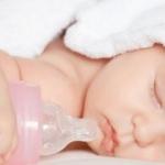 Bebeklerde biberon çürüğü neden olur?