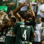 Chapecoense, duygusal maçta kupa için avantajlı