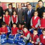 Derebucak'ta &ouml;ğrencilere giyim yardımı