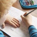 Bitişik eğik el yazısı okul başarısını düşürüyor