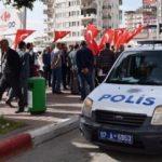 AK Parti'nin referandum standına saldırı