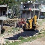 Manavgat'ta kırsal mahallelerde asfalt &ccedil;alışması
