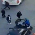 Değnek&ccedil;iler vatandaşa saldırdı