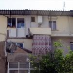 İzmir'de balkon çöktü: 3 yaralı