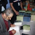 Gazeteci yazar Albayrak kitaplarını imzaladı