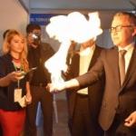 Yakmayan ateşi kaymakamın elinde denediler