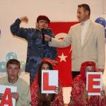 İstiklal Marşı'nı okuyan zihinsel engelli &ouml;ğrenci duygulandırdı